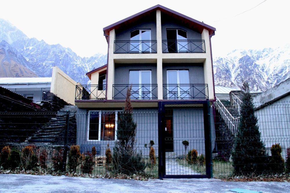 מלון Uptown Boutique Kazbegi מראה חיצוני תמונה