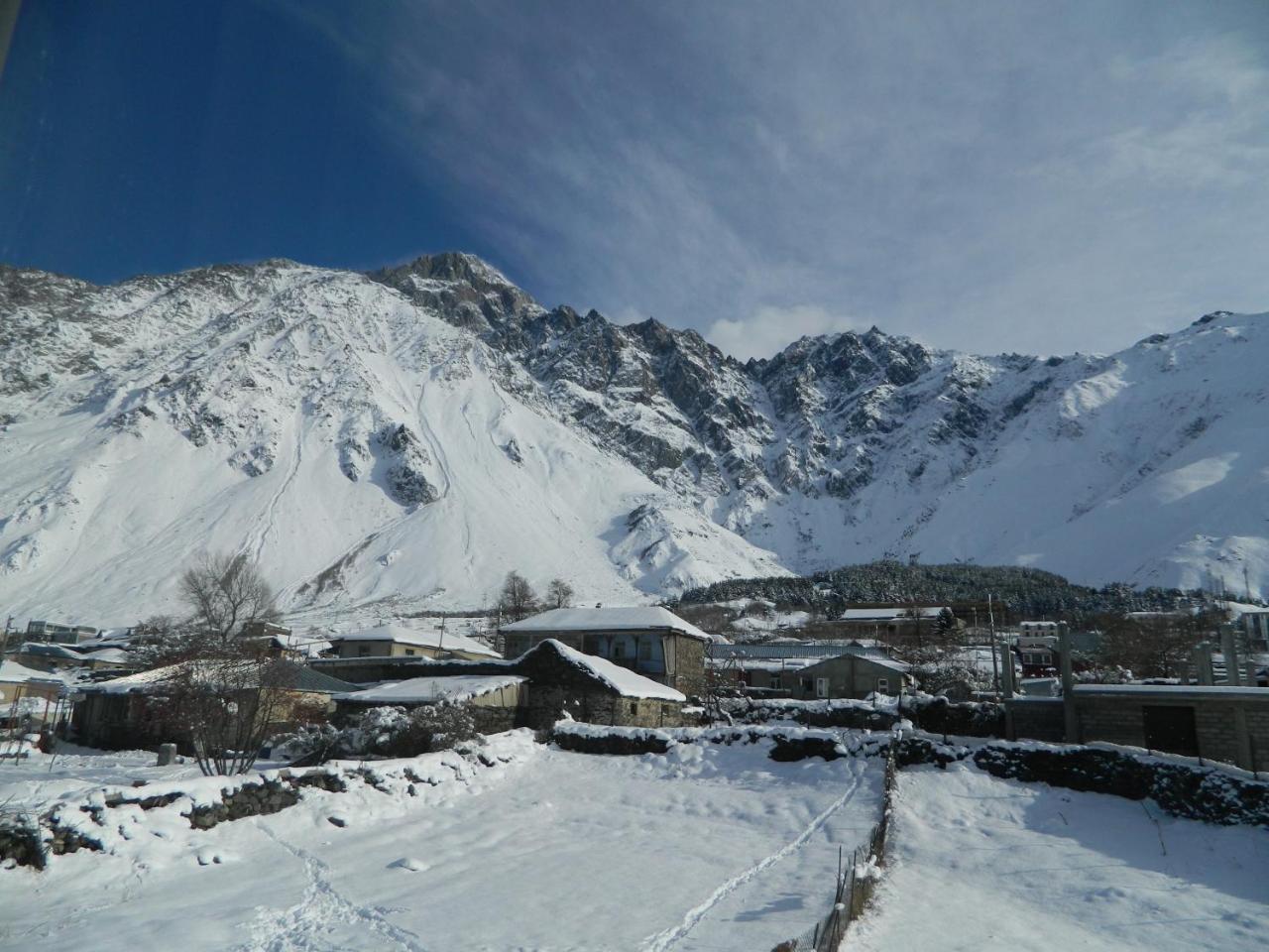 מלון Uptown Boutique Kazbegi מראה חיצוני תמונה